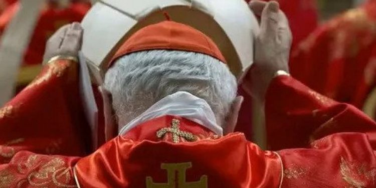 Conclave para escolher novo papa começa dia 7 de maio