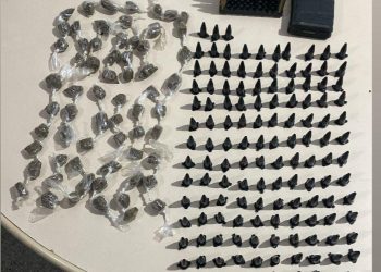 Polícia desmonta acampamento de traficantes em São Sebastião do Passé após troca de tiros; munições e drogas são apreendidas