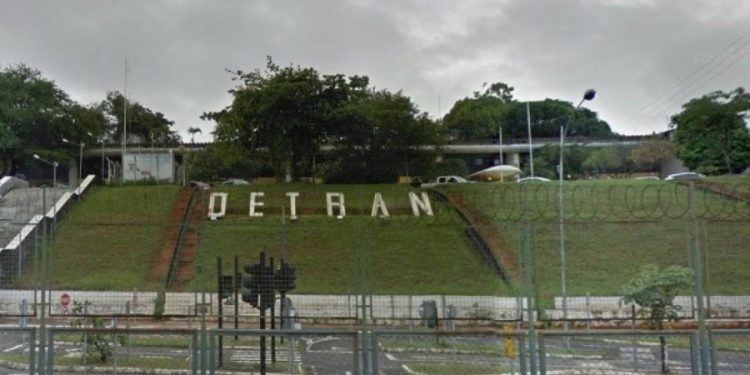 Servidores do Detran são exonerados após operação do MP investigar fraude em habilitações na Bahia