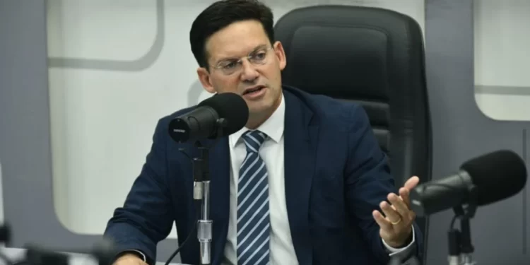 João Roma diz que governo do PT utiliza o velho ‘toma lá, dá cá’ para atrair prefeitos