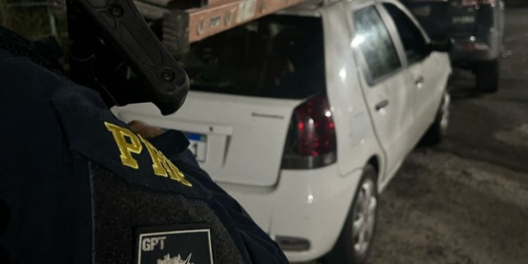 Três veículos roubados são recuperados pela PRF em Santo Antônio de Jesus e Salvador