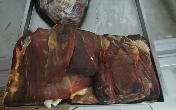 Comerciante é preso por vender carnes estragadas em Salvador