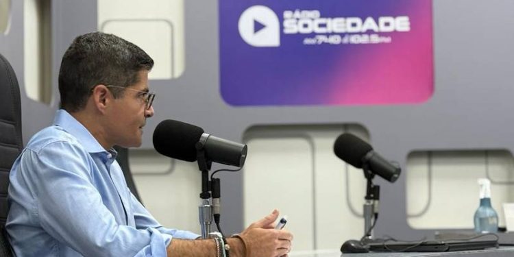 ACM Neto critica Jerônimo Rodrigues por priorizar política em vez de gestão: ‘Esquece o foco’