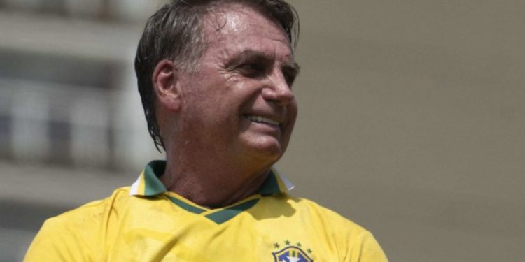 Moraes arquiva pedido de prisão preventiva contra Bolsonaro 