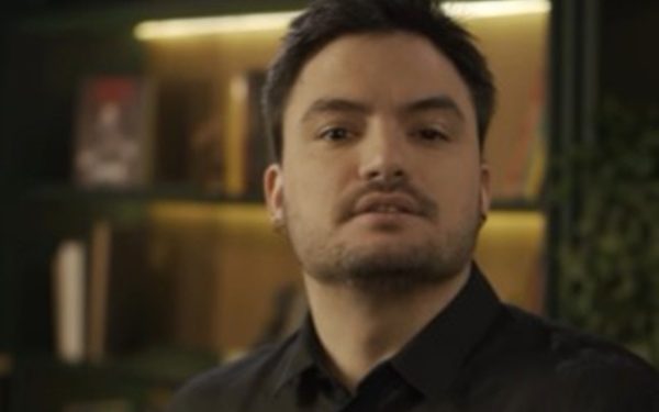 Felipe Neto anuncia candidatura à presidência nas eleições de 2026 