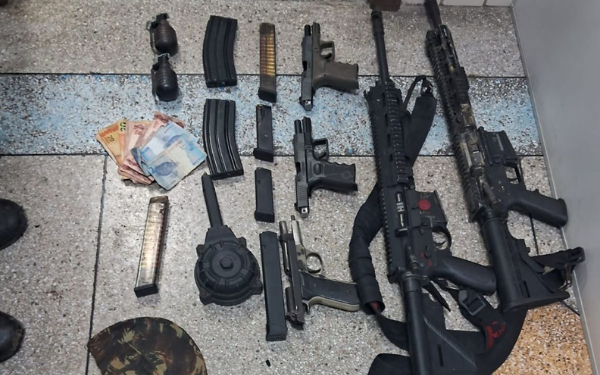Fuzis, pistolas e granadas são apreendidas pela PM em Fazenda Grande I
