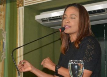 “Está difícil até rezar”: vereadora denuncia assalto dentro de igreja em Salvador