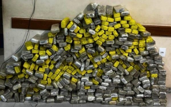 Polícia Militar apreende cerca de 300 kg de maconha no extremo sul da Bahia