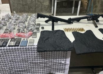 Rondesp Central apreende armas do traficante “Kanário” da Tropa do A em Cajazeiras; traficantes iriam dar ataque na área do CV