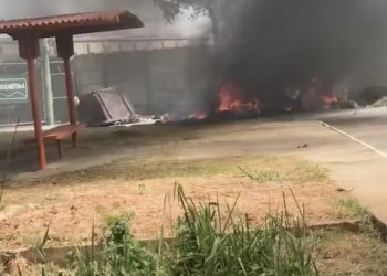 Moradores protestam contra demolição de residência no distrito de Pasto de Fora