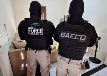 Dois PMs são presos por envolvimento com milícia e ameaças a testemunhas na Bahia