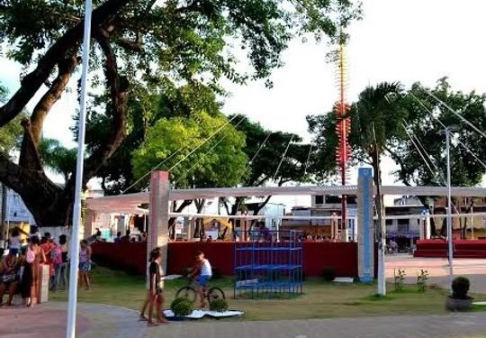 Homem é preso após invadir casa da ex e ameaçá-la com facão em Candeias