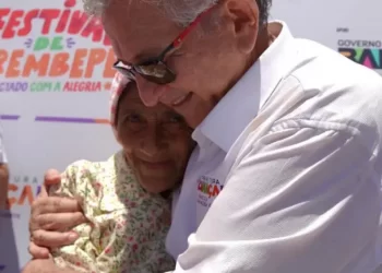 Camaçari: Pesquisa apont que 55% da população aprova os 100 dias de Caetano a frente da prefeitura