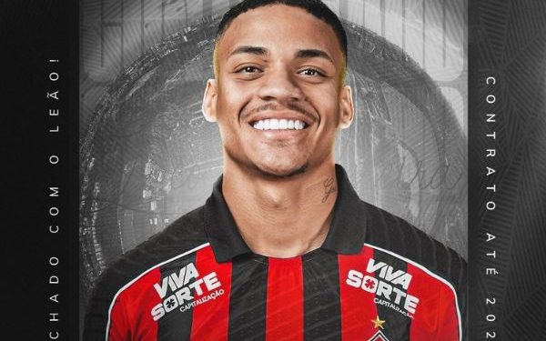 Vitória anuncia a contratação do lateral Maykon Jesus