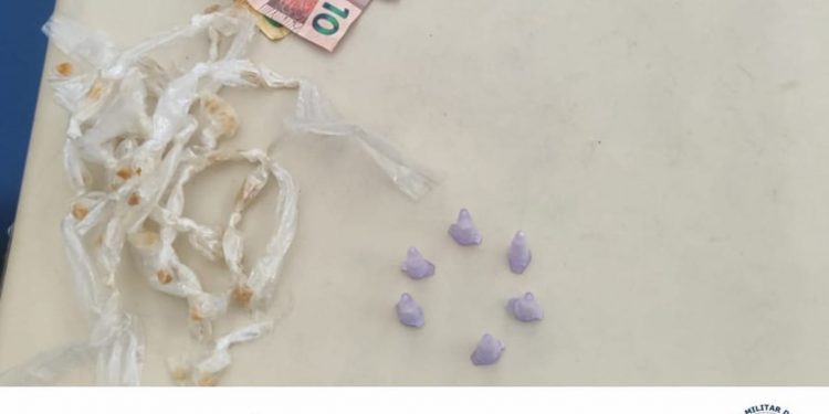 Homem é preso por tráfico de drogas no distrito de Candeias