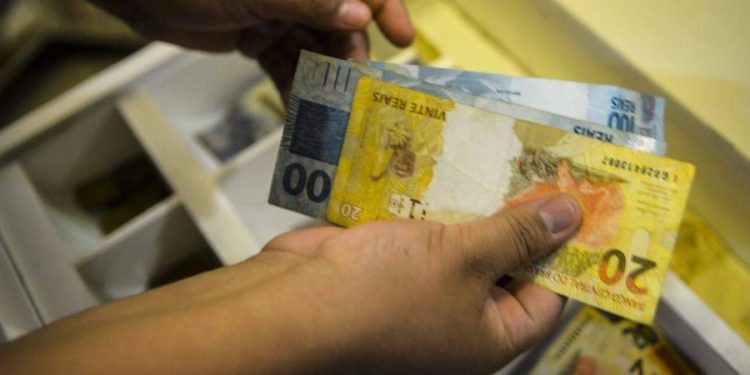 Terceiro lote do abono salarial PIS-Pasep começa a ser pago nesta terça-feira (15)