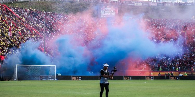Projeto quer proibir utilização de fumaça colorida em festas, boates e estádios de Salvador