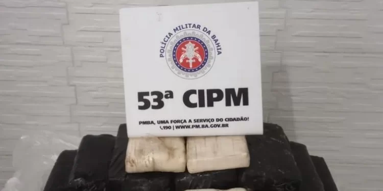 Carga de cocaína avaliada em R$ 1,5 milhão aparece em praia de Sauípe