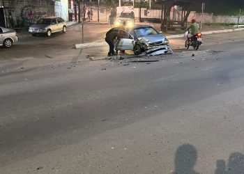 Acidente é registrado em Candeias na noite desta quarta-feira (14)