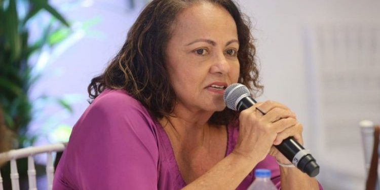 Vereadora propõe programa de saúde mental para cuidadores de bebês reborn em Salvador