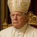 Trump vestido de papa gera revolta entre líderes católicos: “Não zombe de nós”