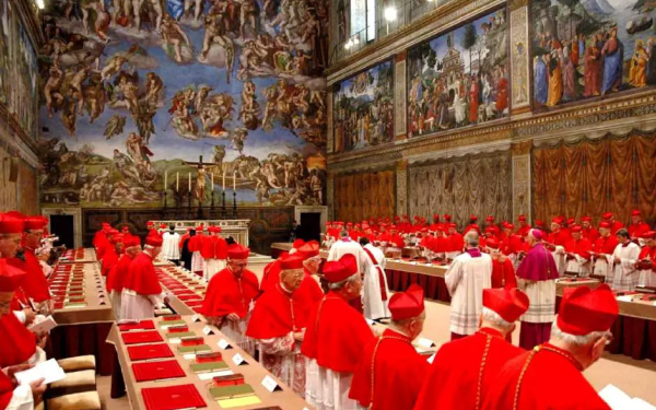 Cardeais se instalam no Vaticano e conclave para eleger novo papa começa nesta quarta (6)