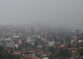 Em seis horas, já choveu quase o dobro do previsto em Candeias