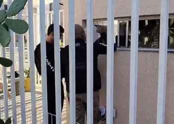 Mãe é presa suspeita de permitir que filha de 5 anos fosse estuprada por três namorados na Bahia