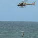 Helicoptéro do Graer resgata dois homens vítimas de afogamento na Praia da Barra