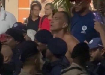 Sindicalista é preso após invadir Câmara Municipal de Salvador