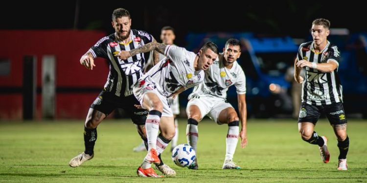 Vitória perde para o Santos e volta para zona de rebaixamento