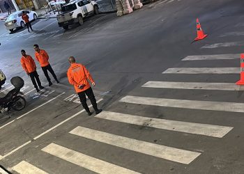 Revolta e Lágrimas em Candeias: homem  Perde a Moto na Blitz do Detran Enquanto Fazia Delivery Para Ganhar R$ 8