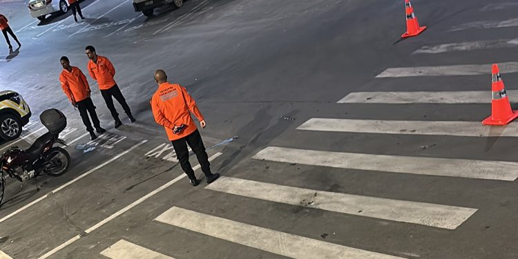 Revolta e Lágrimas em Candeias: homem  Perde a Moto na Blitz do Detran Enquanto Fazia Delivery Para Ganhar R$ 8