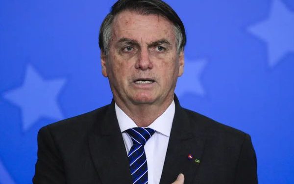 ‘PT sempre está do lado do mal’, diz Bolsonaro após sigla não apoiar CPI do INSS