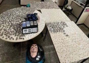 PREJUÍZO NO TRÁFICO: após perseguição, PM apreende grande quantidade de drogas em Catu