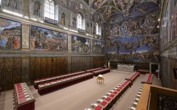 Vaticano divulga imagens da Capela Sistina às vésperas do conclave
