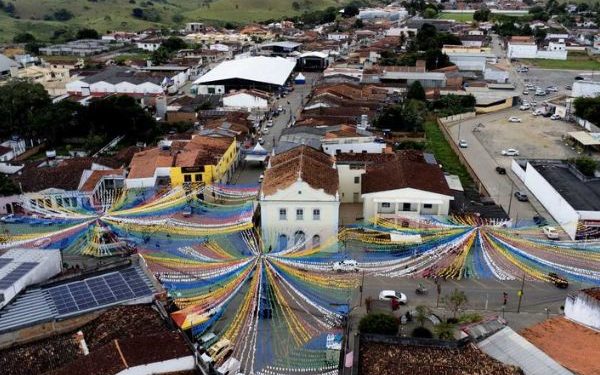 Governo do Estado publica edital para apoiar municípios baianos nos festejos juninos 2025