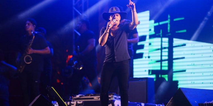 Candeias: Natanzinho Lima, Estakazero, Ditocar e outras atrações locais abrem oficialmente os festejos juninos