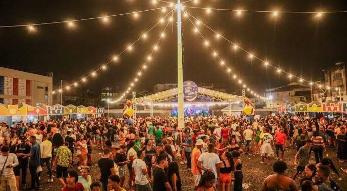 Candeias: Prefeitura disponibiliza ônibus gratuitos nos dias de shows do Arraiá do Aconchego; Veja roteiros