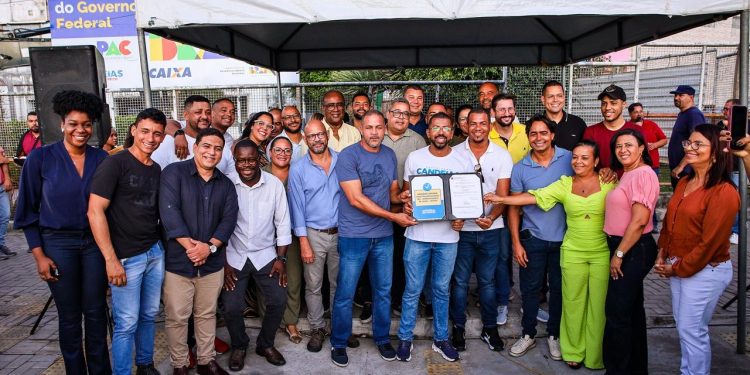 Candeias: Com investimento de mais de R$ 2 milhões, prefeito assina OS para construção de UBS no centro da cidade