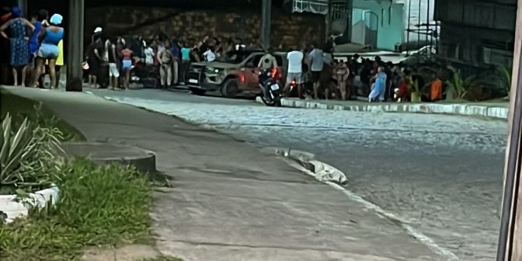 Dois Jovens São Assassinados a Tiros em Candeias