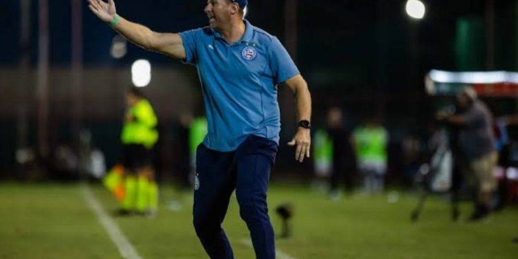 Técnico do Sub-17 acerta saída do Bahia; clube já tem substituto