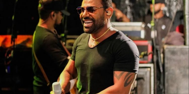 Pablo se irrita com provocação de fã e reage: ‘Meta no seu c*’