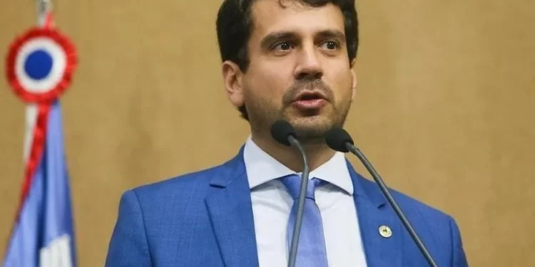 Manuel Rocha propõe indenização para consumidores afetados por queda de energia na Bahia