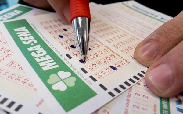 Sem acertador, Mega-Sena acumula e prêmio estimado é de R$ 45 milhões