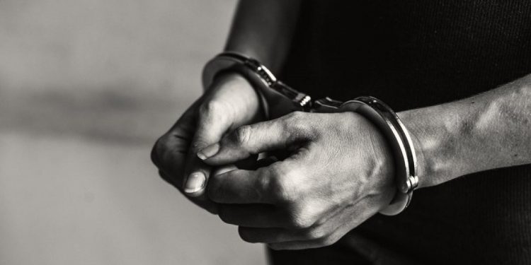 Homem é preso após oferecer R$ 20 para ver partes íntimas de criança na Bahia