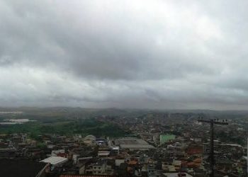 Frente fria provoca ventos fortes e previsão de chuvas em Candeias 