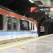 Falha em trem obriga passageiros a andar pelos trilhos na Linha 1 do metrô de Salvador