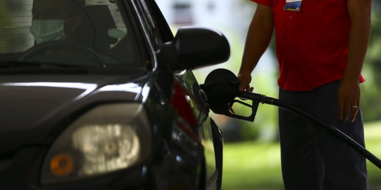 Governo amplia mistura de etanol na gasolina e de biodiesel a partir de agosto
