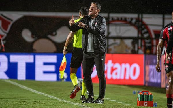 Carpini faz balanço do primeiro semestre do Vitória: ‘Demorou para se reajustar’
